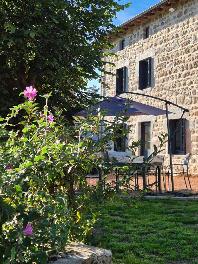 Location de vacances pour 10 personnes, avec jardin à Saint-Romain (Puy-de-Dôme) - 2