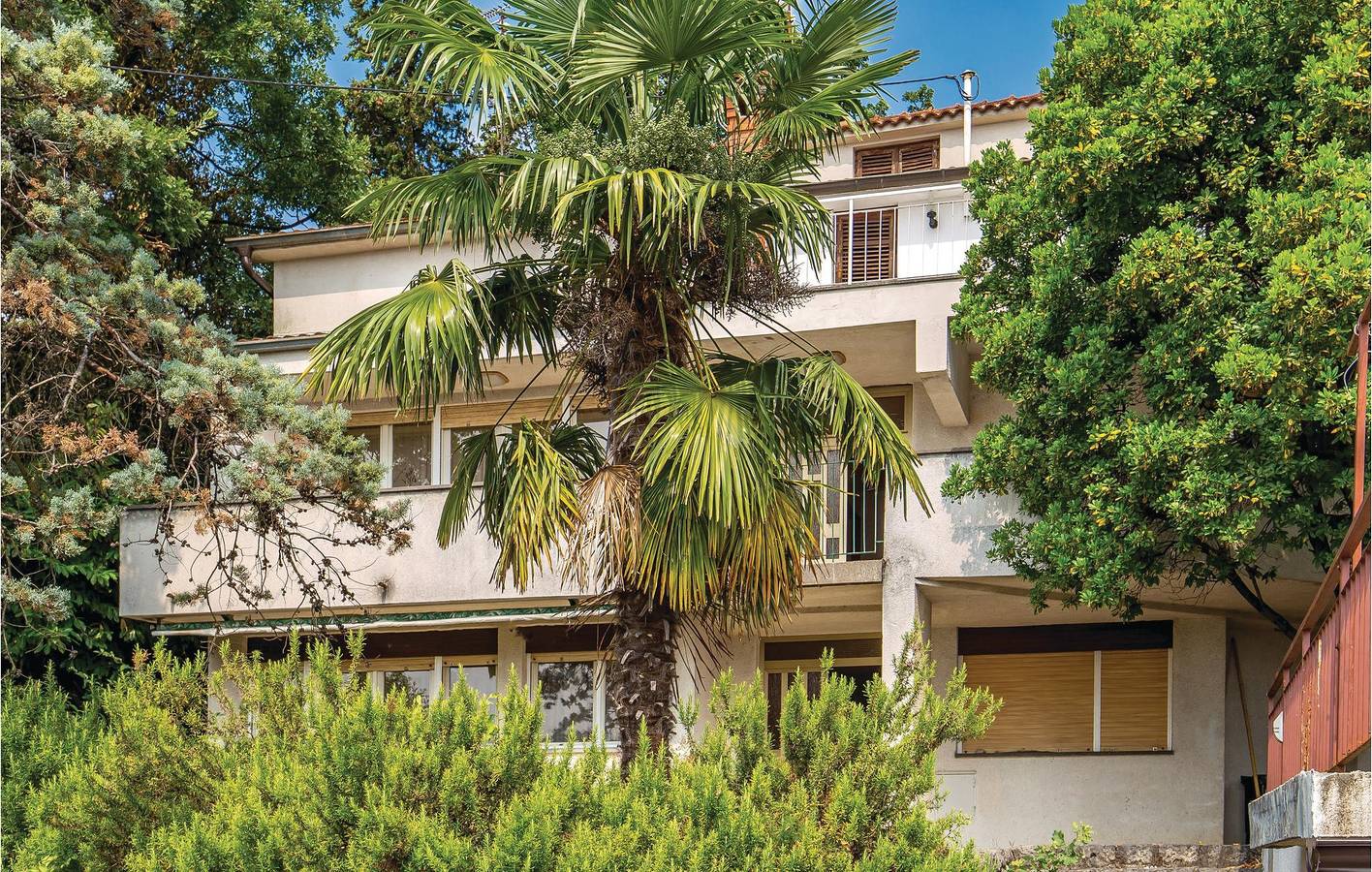 Appartement spacieux avec terrasse, garage et Wi-Fi - À 1,5 km de la plage in Opatija Riviera