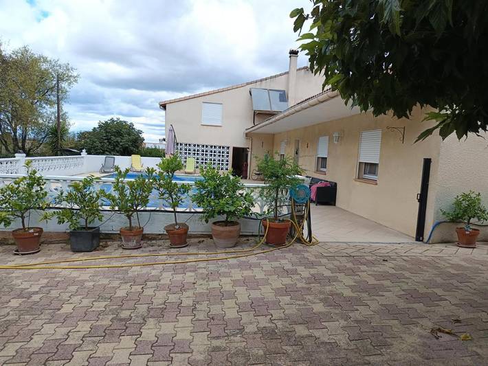 Appartement de vacances pour 4 personnes, avec Terrasse ainsi que Piscine et Vue