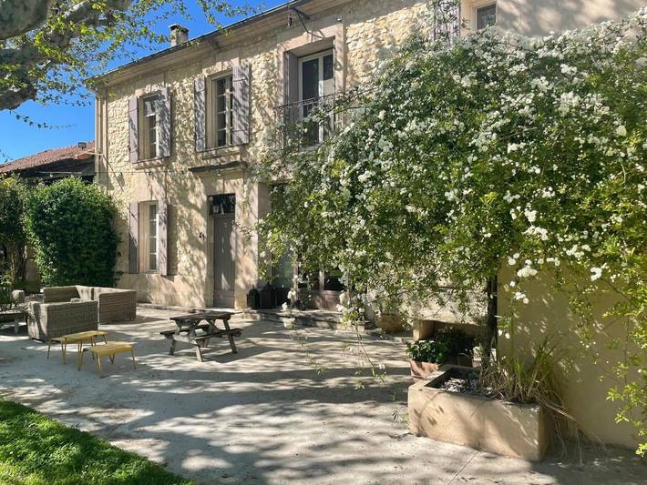 Chalet para 12 personas, con terraza además de piscina y jardín - 1