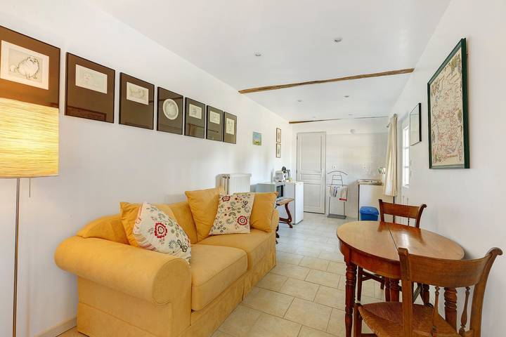 Holiday Home “La Petite Chaumière” with Shared Garden in Sainte-Foy, Dieppe region