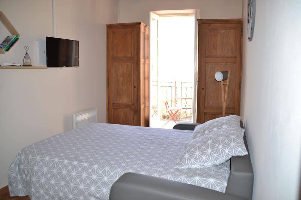 Apartamento entero, Vista al mar con balcón, Antibes antiguos, 2 personas in Antibes, Region de Cannes