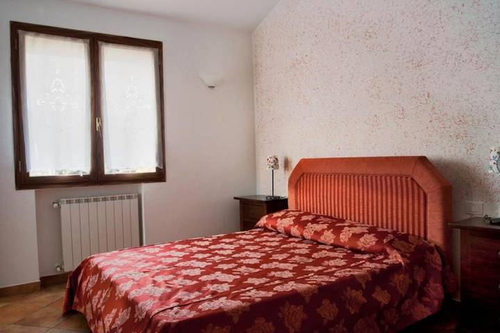 Location de vacances pour 3 personnes, avec vue et jardin à Sarzana - 4