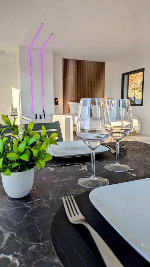 Gîte pour 2 personnes, avec vue et terrasse à La Trinité - 2