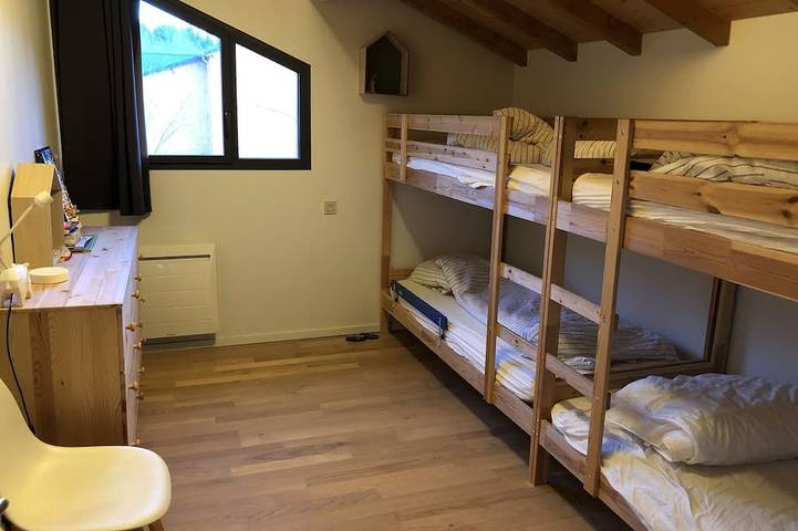 Gîte pour 12 personnes, avec jardin et balcon à Ignaux - 2