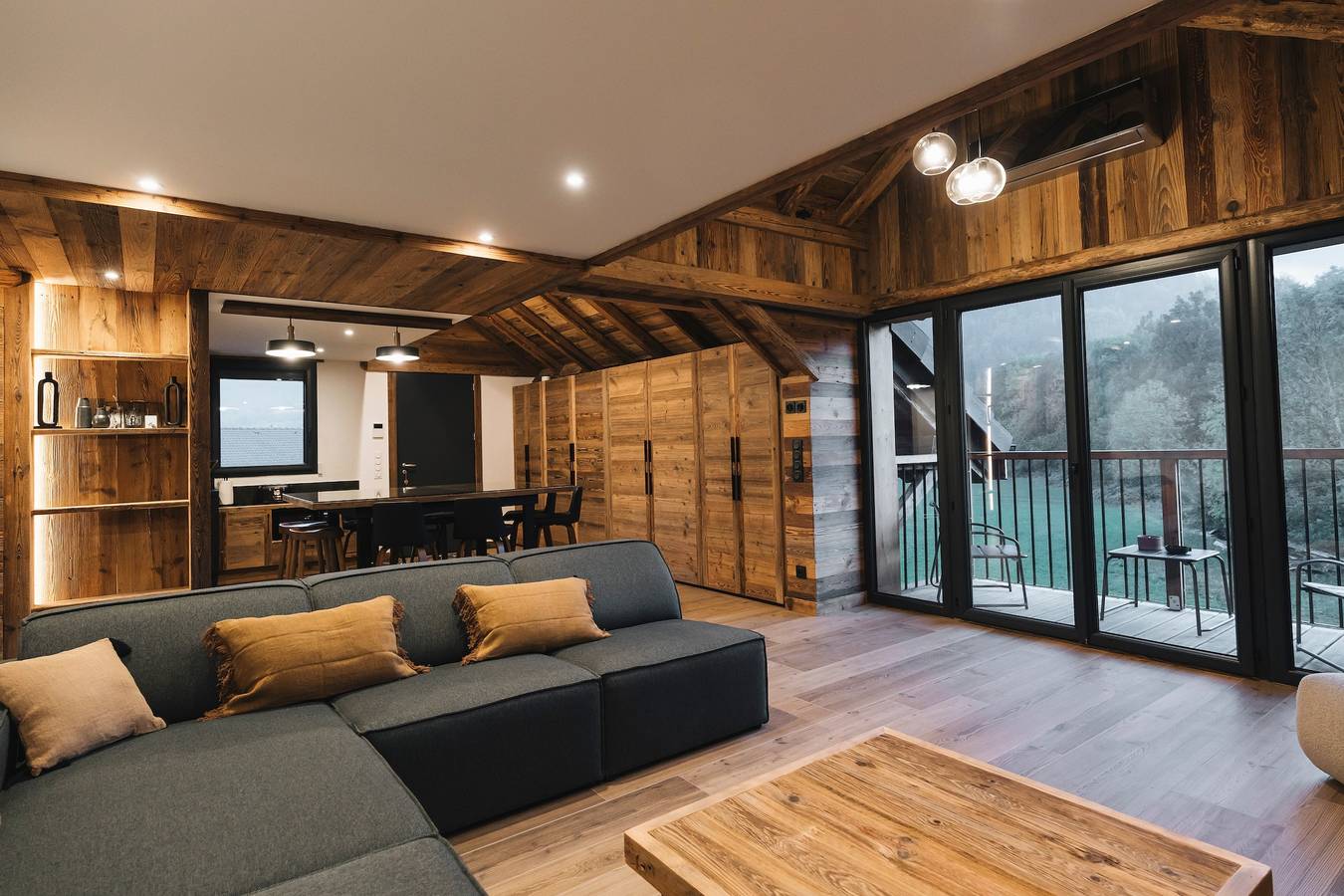 Appartement entier, Appartement « Gîte Maria » avec vue sur la montagne, balcon et Wi-Fi in Région de Bonneville