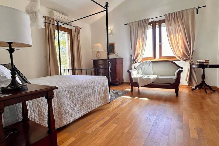 Ferienhaus für 10 Personen, mit Garten in Nora