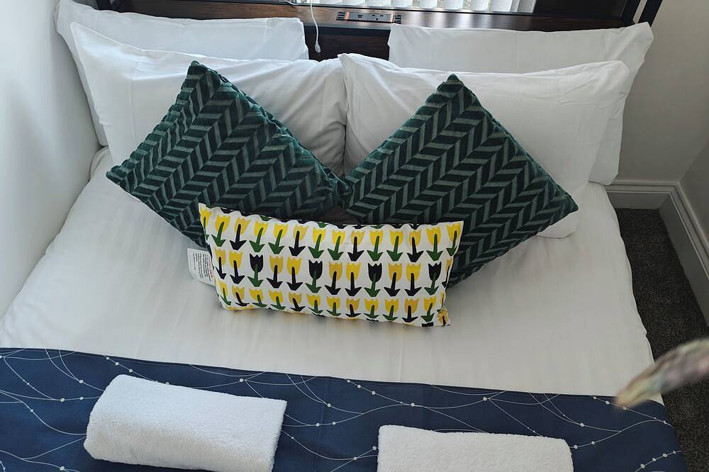 2 bed Holiday Let-Contractors -Parking-Nr to hospital, Uni, City Centre, stadium in Sunderland