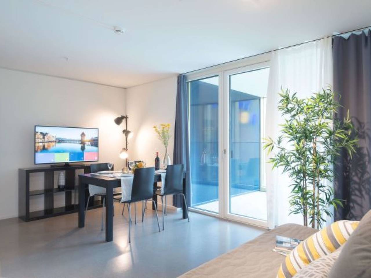 Ganze Wohnung, Ferienwohnung für 5 Personen mit Balkon in Luzern, Vierwaldstättersee