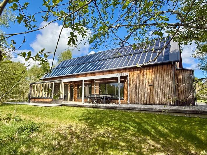 Circuitus – Sustainable Design Holiday Home near the Lake in Småland in Kronobergs