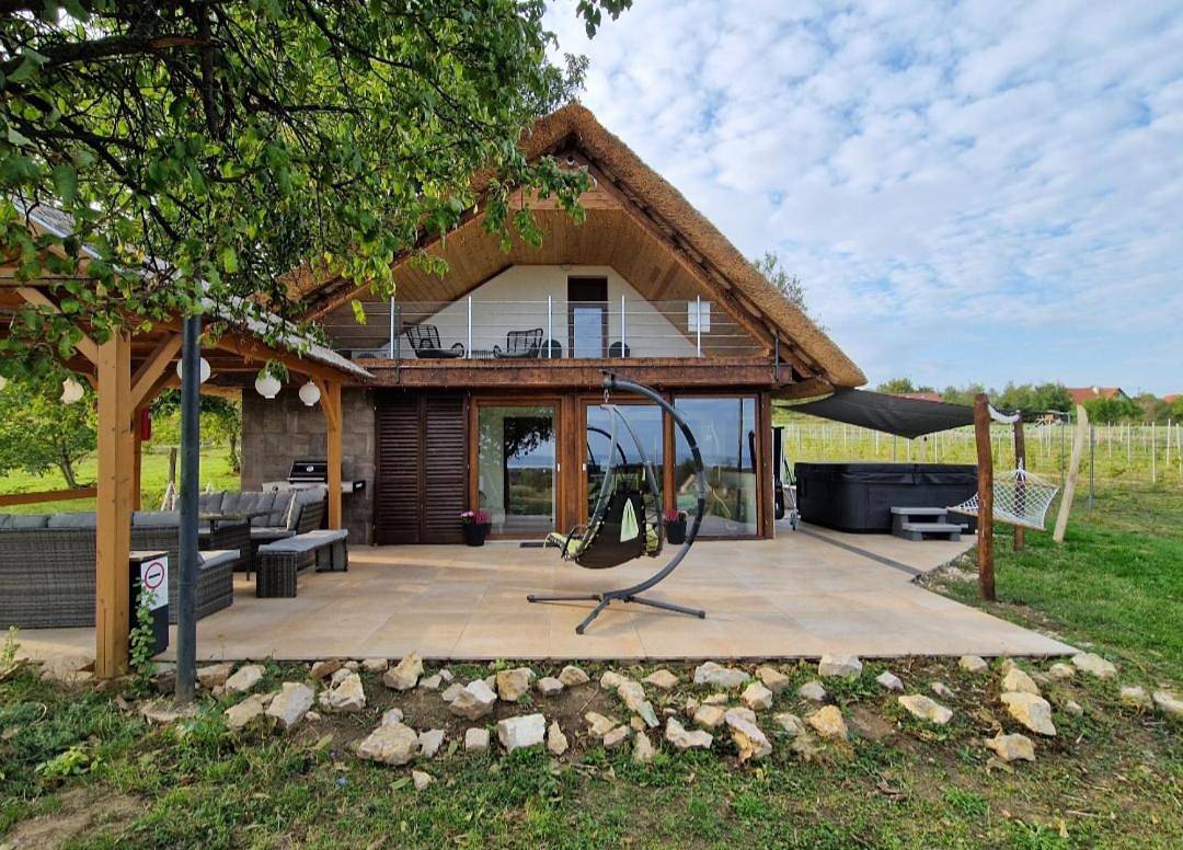 Luxury Reed House in Vászoly, Balatonfüredi járás