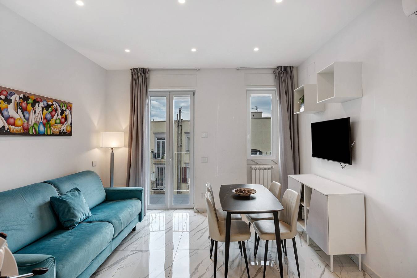 Ganze Wohnung, Ferienwohnung 'Luxury - Zona Lungomare' mit Balkon, Wi-Fi und Klimaanlage in Neapel, Neapel Provinz