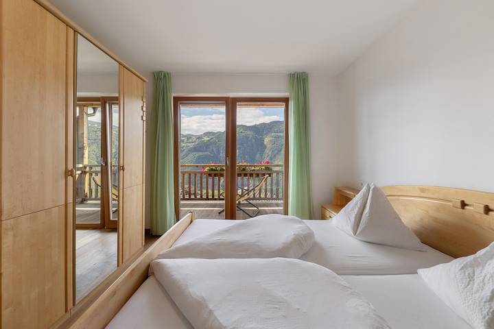 Ganze Wohnung, Apartment 'Wohnung Deluxe Obertrisaierhof' mit Bergblick, gemeinsamer Terrasse und Wlan in Völs am Schlern, Dolomiti Superski