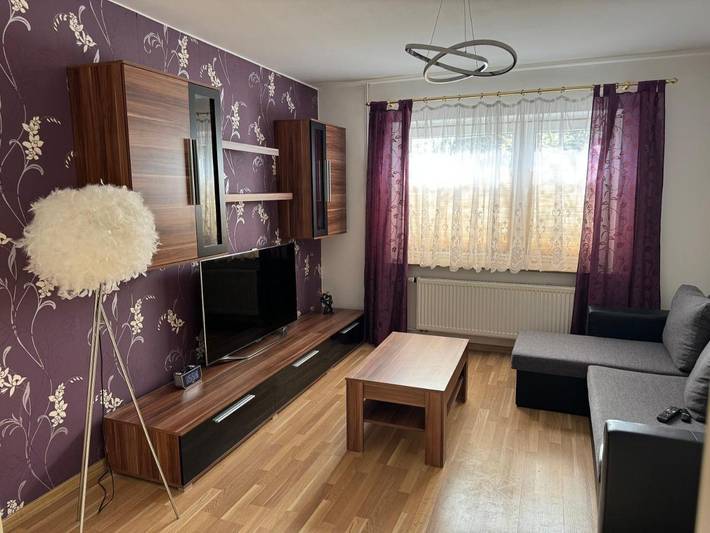 Ferienhaus für 6 Personen, mit Whirlpool und Terrasse sowie Garten und Ausblick