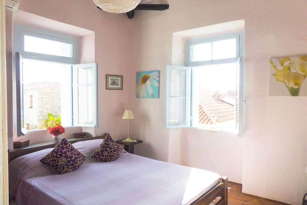 Perfect holiday home in the centre of gorgeous Methoni in Methoni, Messenia