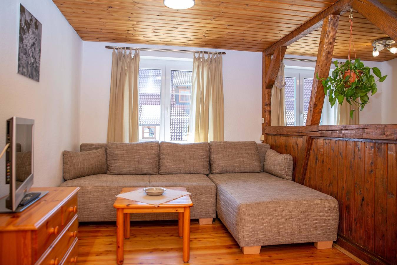 Ganze Wohnung, Apartment 'Haus 1, 2-Zimmer A' mit Seeblick, gemeinsamer Terrasse und Wlan in Meersburg, Region Bodensee-Oberschwaben