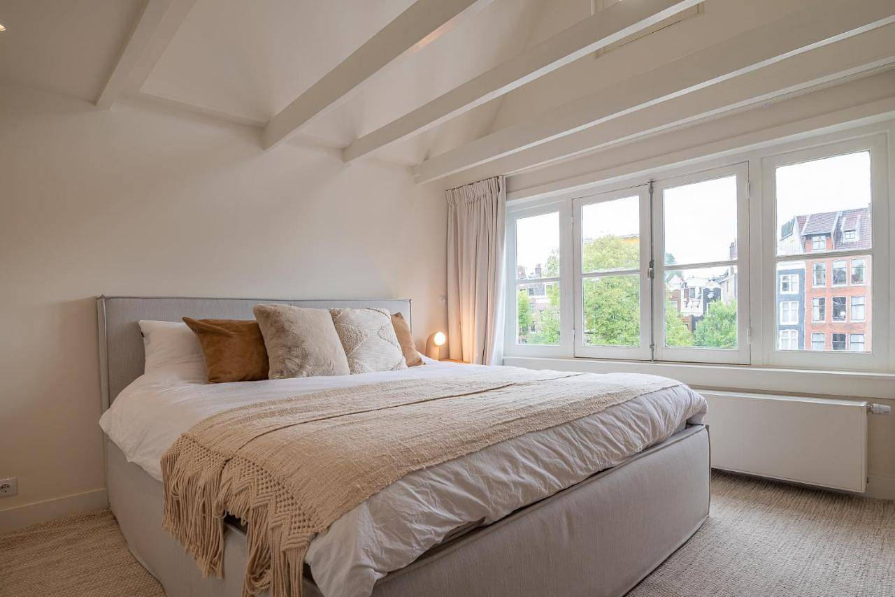 Elegant & unique canal house in famous canal area in Côte hollandaise