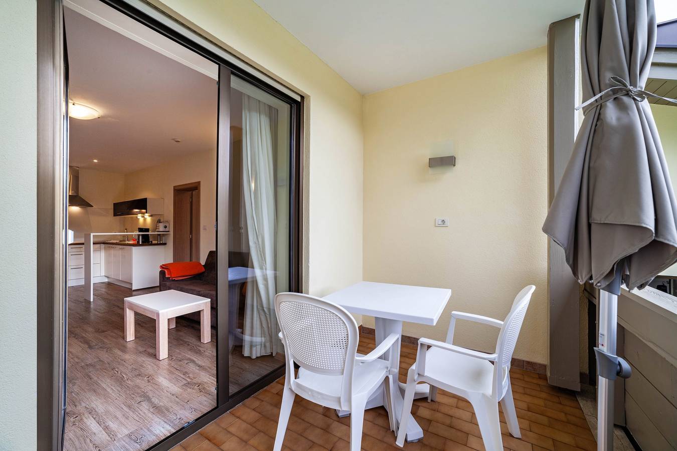 Ganze Wohnung, Ferienwohnung "Mignon 5" mit Bergblick, gemeinsamem beheizten Innenpool und Wlan in Riffian, Passeiertal