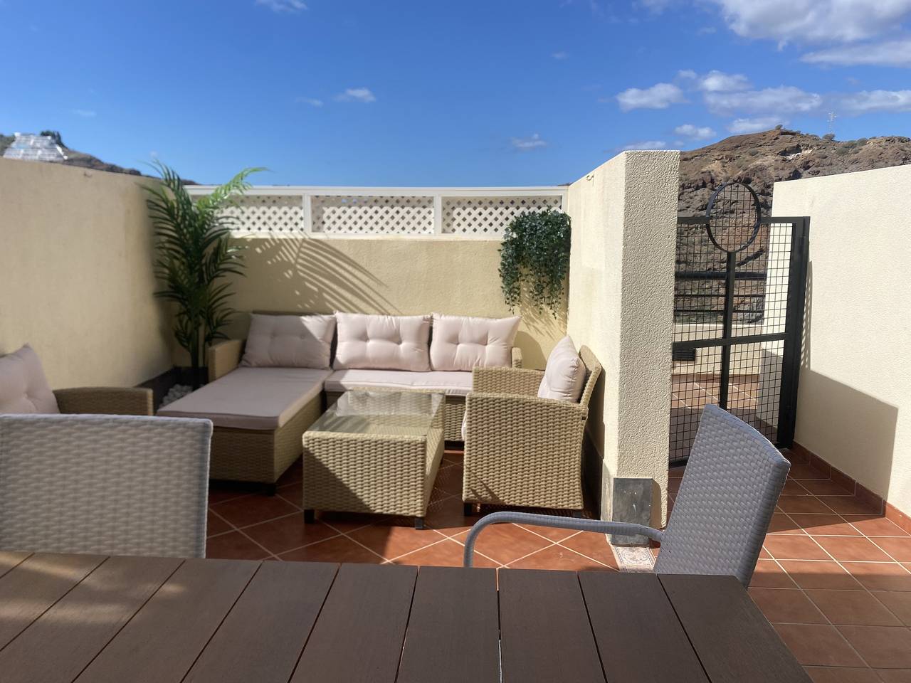 Appartement entier, Duplex Familial Récemment Rénové avec Vue sur la Piscine in Puerto Rico (Gran Canaria), Mogán