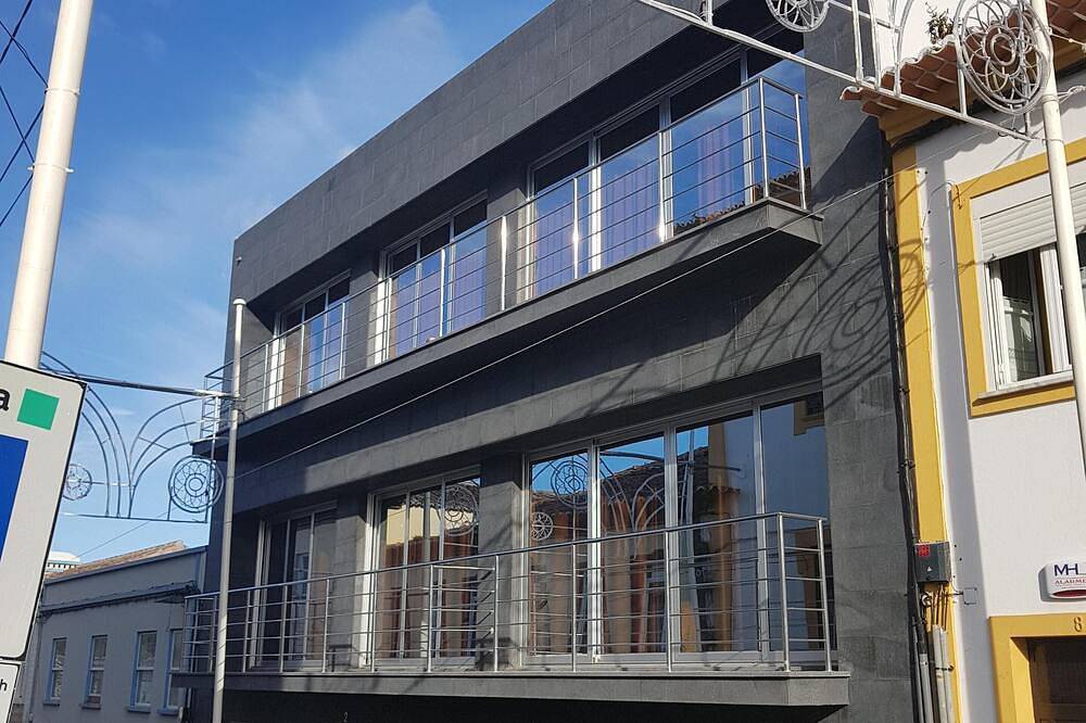 Apartamento inteiro, Black House Apartments I in Praia da Vitória, Terceira
