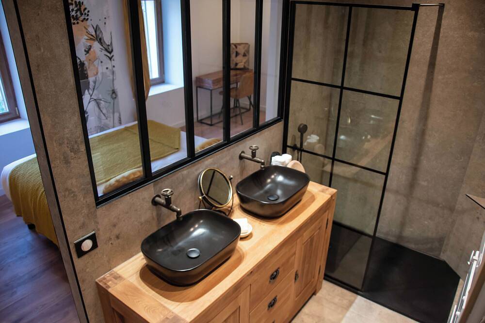 Chambre d'hôtes with swimming pool, jacuzzi, sauna and working in the vineyards  in La Cadière-d'Azur, Region de Toulon