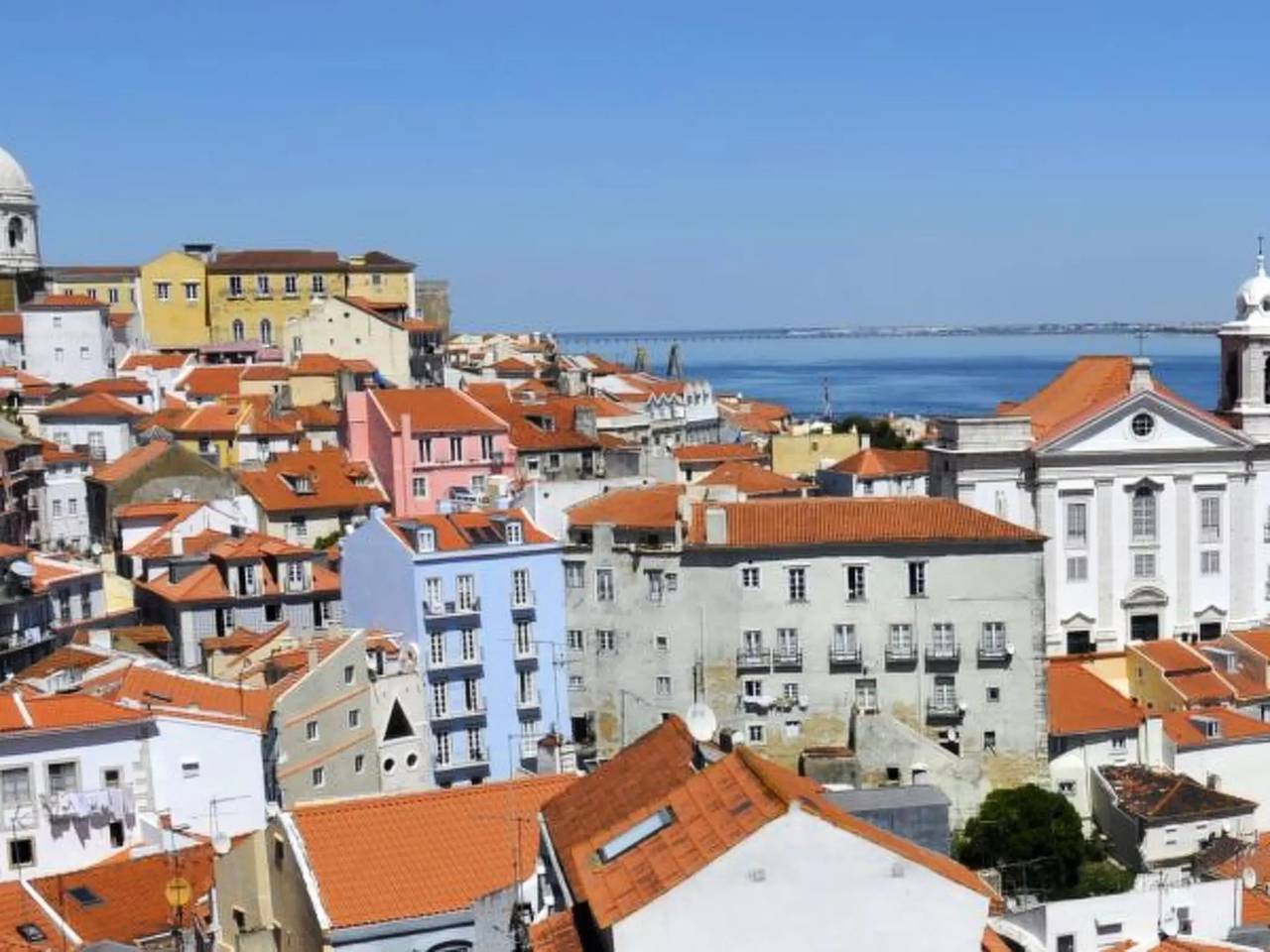 Ganze Wohnung, 1 Ausstellung 3 Personen in Sé, Santa Maria Maior