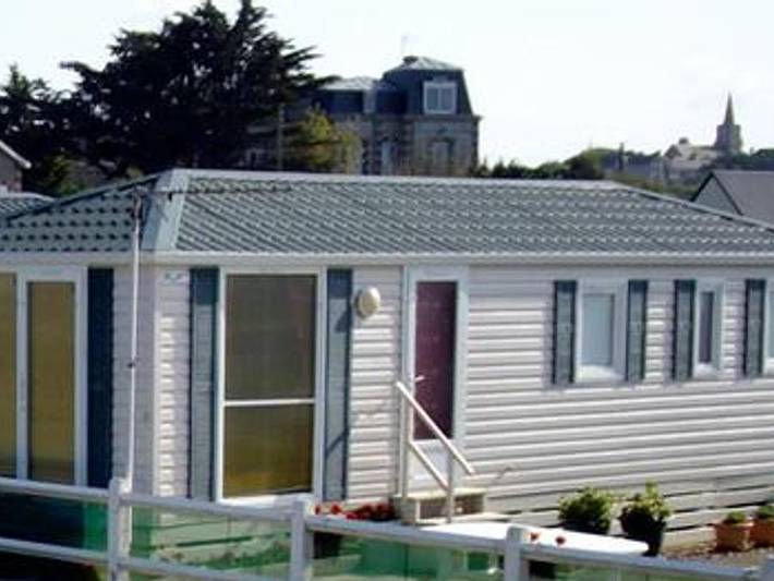 Camping La Sinope - Hébergement 2 personnes - Cabane 2 personnes in Quinéville, Région de Cherbourg