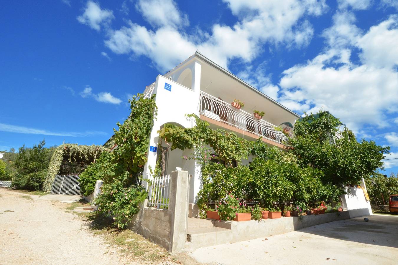 Entire apartment, Two bedroom apartment near beach Vinišće, Trogir A-16485-a in Vinisce, Split-Dalmatia