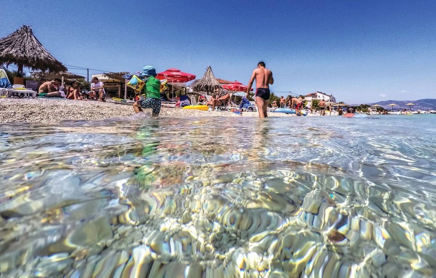Cozy Beachfront Holiday Home Slatine - Five Bedroom Holiday Home in Slatine, Ciovo