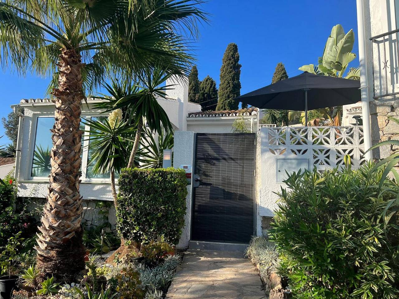 Holiday Home 'Casita Agave' with Sea View, Wi-Fi and Air Conditioning in Sitio de Calahonda, Mijas