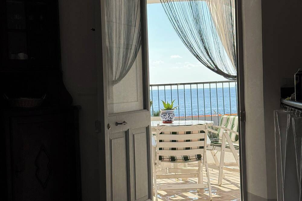 The Arcade on the sea. Charming view at 3 minutes walk from the beach in Santa Marina Salina, Salina