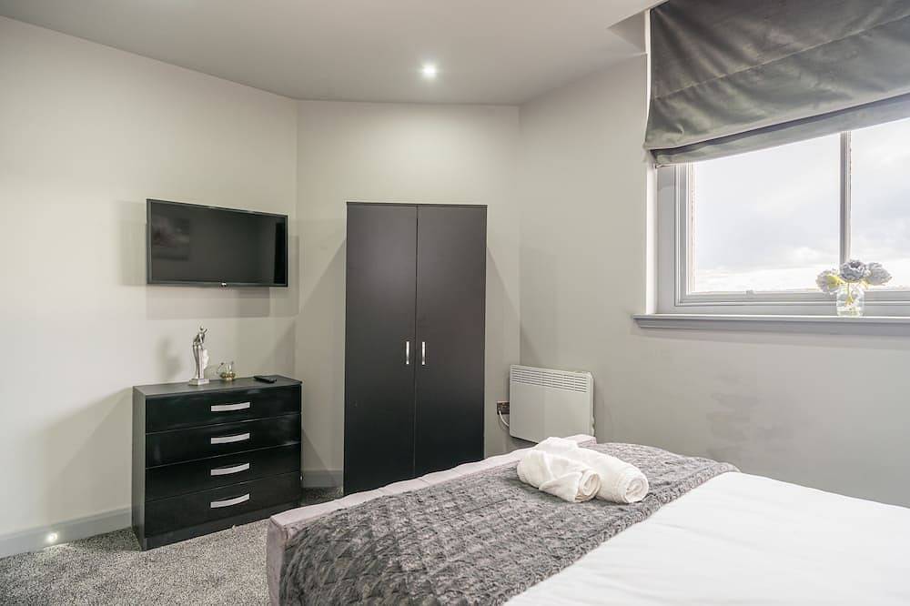 Ganze Wohnung, Apartment-Ensuite mit Dusche-Strassenblick-2 Bedroom with ensuite in Huddersfield, Westliches Yorkshire
