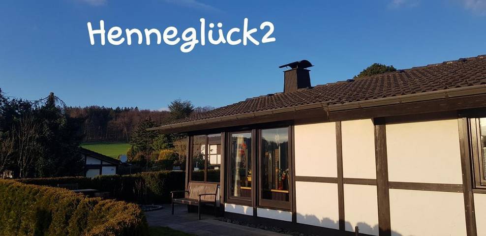 Ferienhaus für 6 Personen, mit Terrasse und Garten sowie Sauna und Seeblick