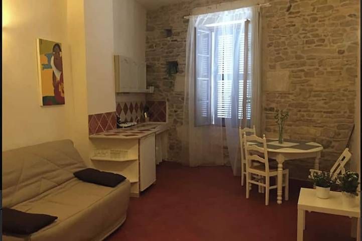 Gîte pour 3 personnes dans Arenes De Nimes - 4