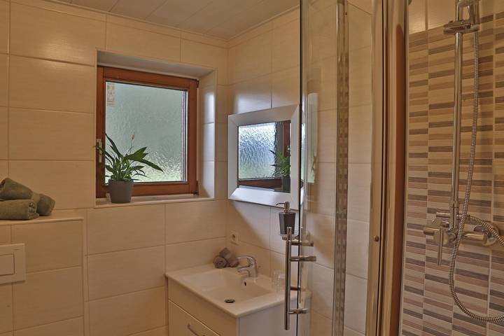 Ferienwohnung für 4 Personen, mit Ausblick und Terrasse, kinderfreundlich im Stubaital - 2