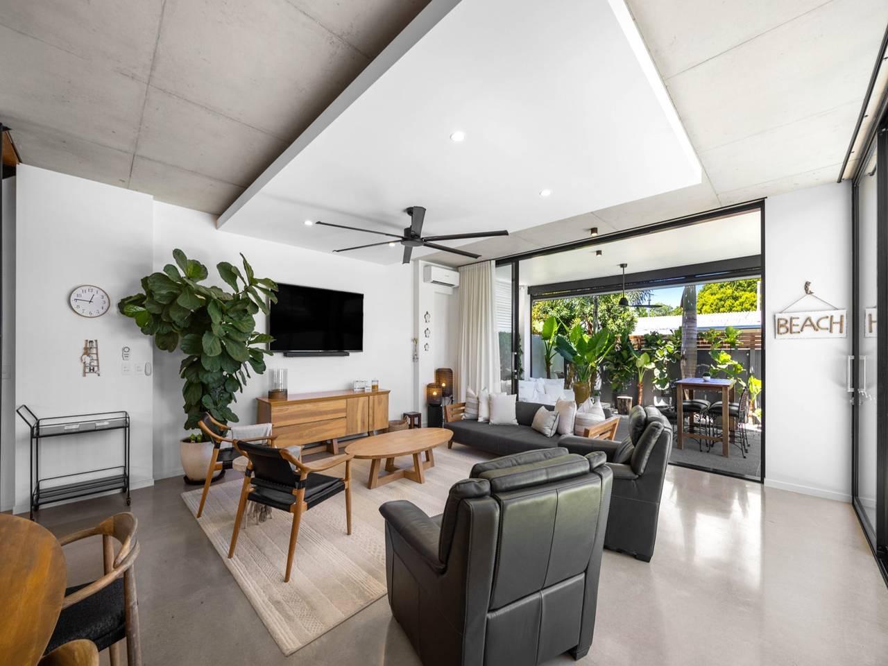 Ganze Wohnung, Großzügiges Ferienhaus mit 3 Schlafzimmern, Grill und Pool in Coolum Beach, Sunshine Coast