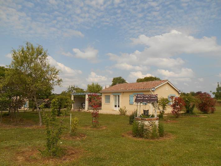 Gîte pour 4 personnes, avec terrasse et jardin, animaux acceptés