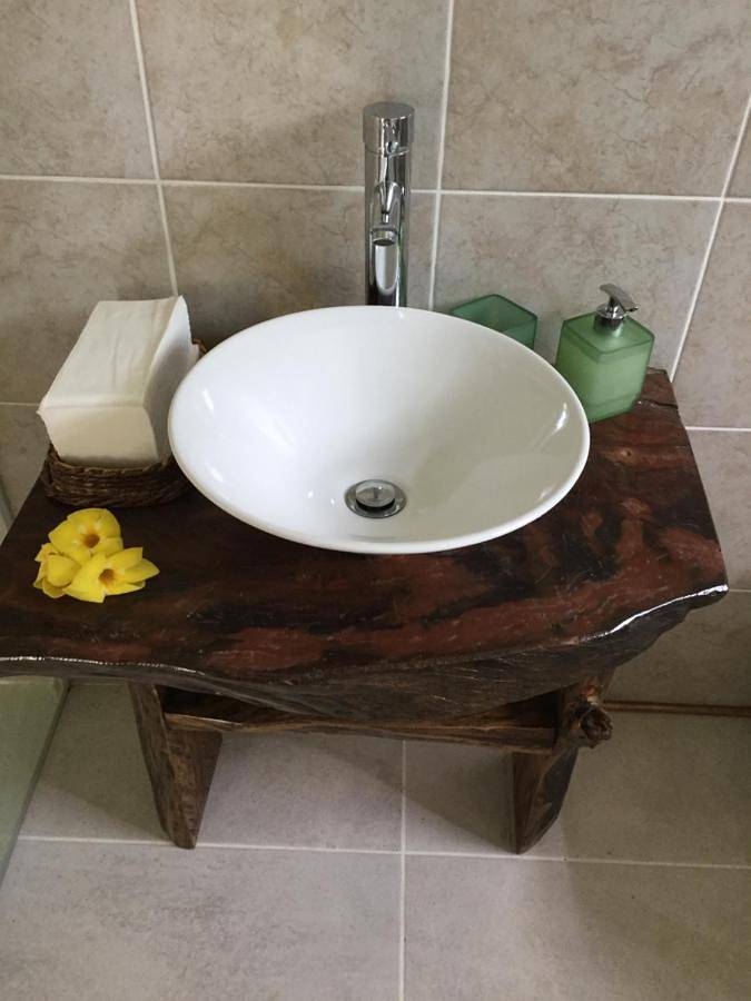 Gîte pour 4 personnes, avec jardin et vue, adapté aux familles dans Takamaka - 4