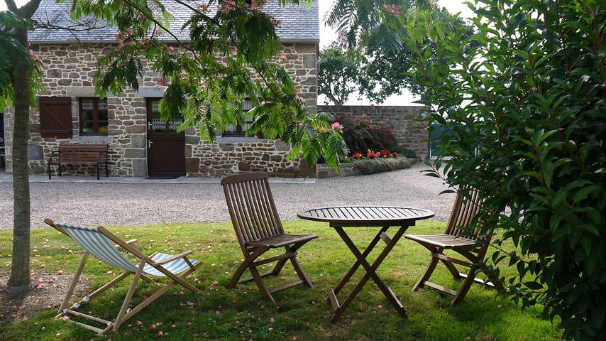 Gîte pour 4 personnes, avec terrasse et jardin