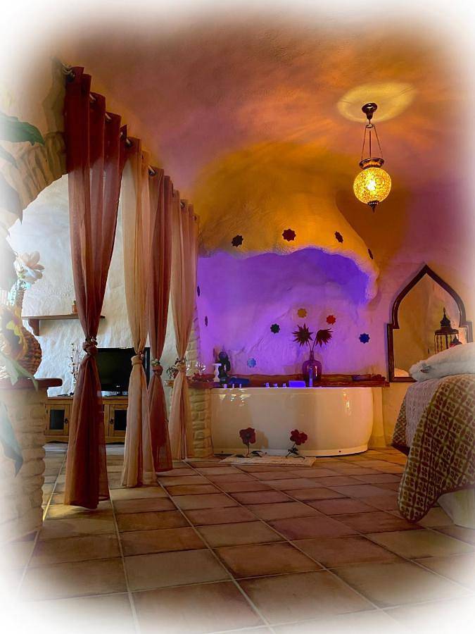 Queen Suite with Spa Bath in Pampaneira, Cordillera Penibética