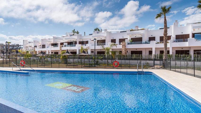 Apartamento de vacaciones para 6 personas, con piscina para niños y jardín además de jacuzzi y piscina - 1