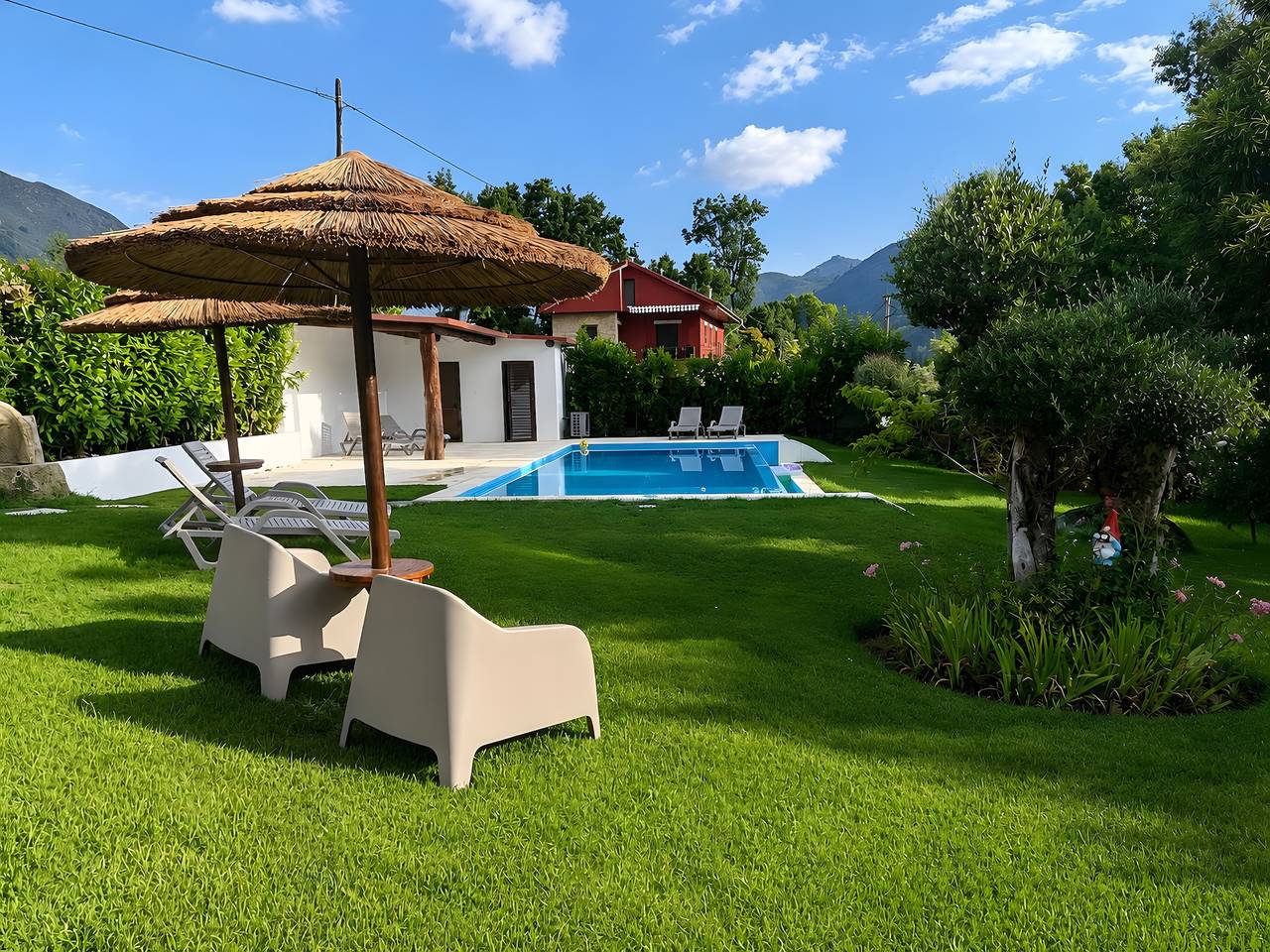 Ferienhaus 'Refúgio Da Nelinha' mit privatem Pool, Terrasse und Wlan in Rio Caldo, Gerês