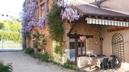 Gîte pour 4 personnes, avec jardin à Taizé