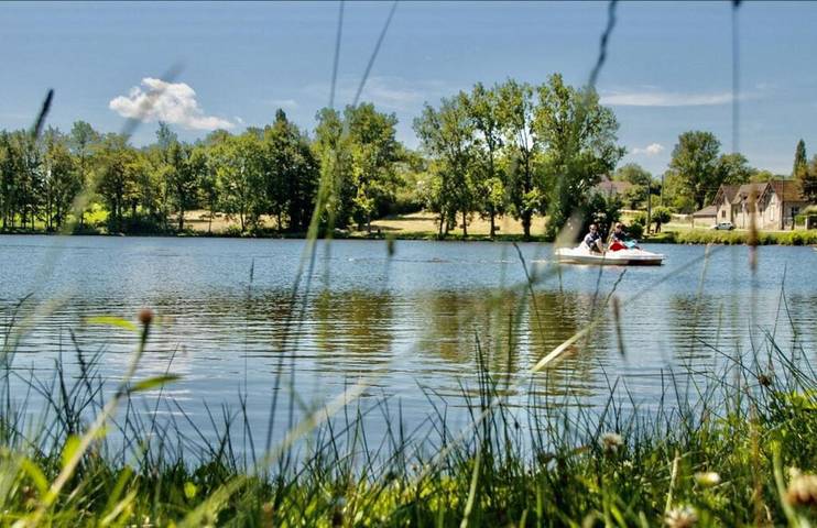 Location de vacances pour 3 personnes, avec jardin ainsi que terrasse et vue à Mailhac-sur-Benaize - 2