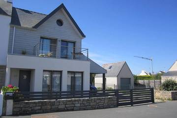 Location de vacances pour 4 personnes, avec balcon et jardin dans Saint-Guénolé