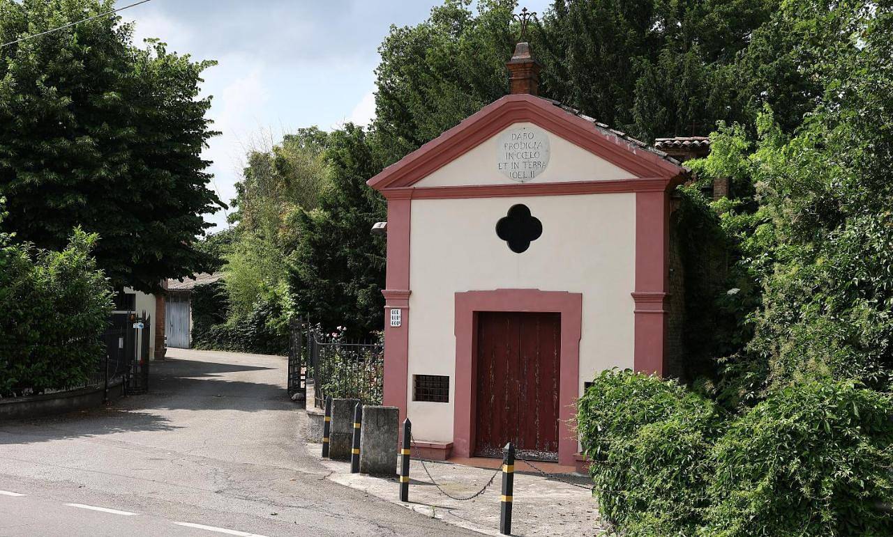 Double Room with Private Bathroom in Formigine, Provincia di Modena