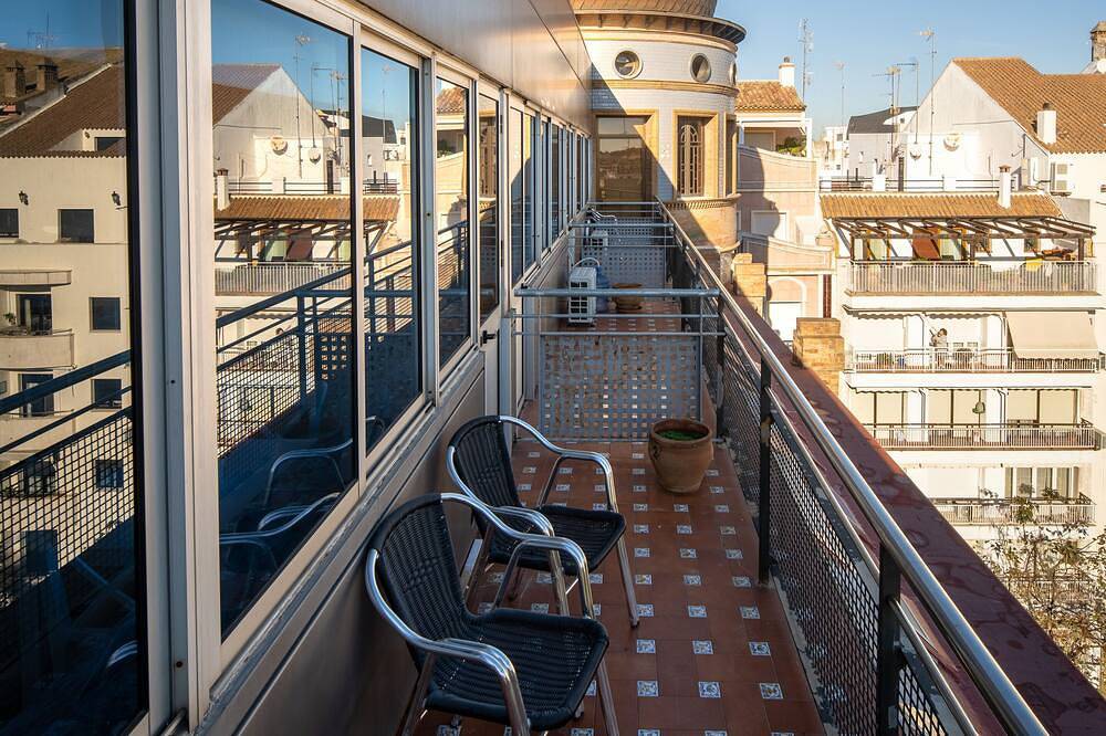 Hostal Palacio Hotel París - Habitación 6B in Huelva, Costa de la Luz