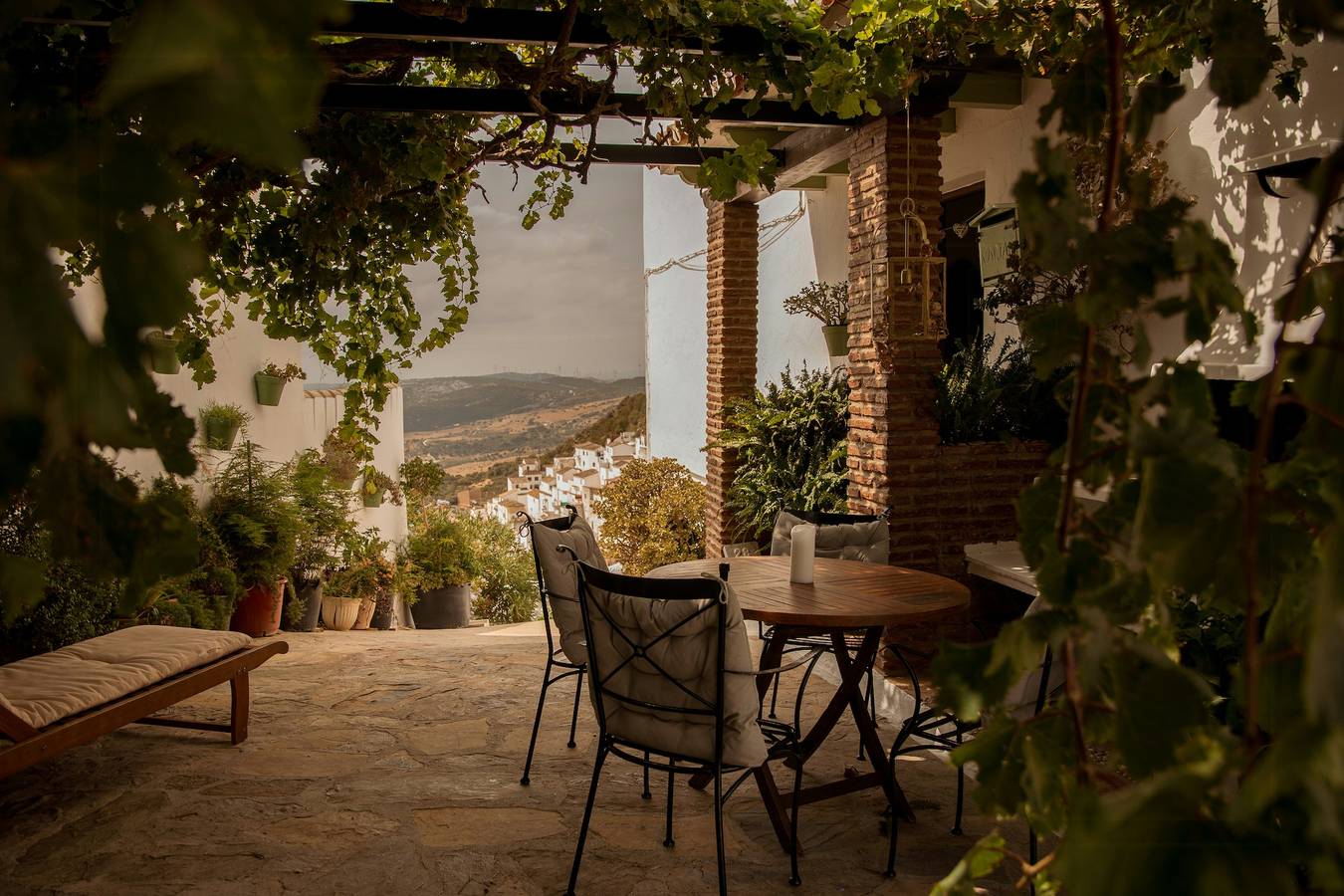Vous serez séduit par cette charmante maison andalouse avec vue à Casares in Sierra (Casares), Casares