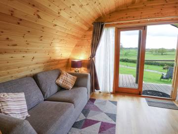 Hut for 4 People in Carmarthenshire, South-Wales, Photo 4