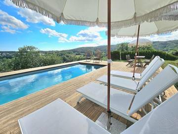 Ferienhaus für 31 Personen, mit Ausblick und Garten sowie Pool in Kristiansand